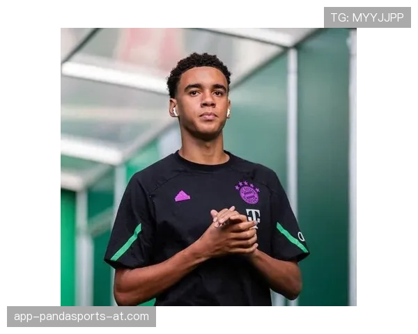 穆西亚拉关键战进球能力解析：硬仗型中场的崛起