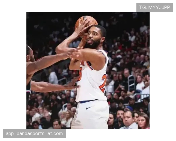 米卡尔·布里奇斯挡拆中投效率提升，助独行侠拉开比分差距