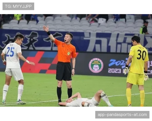 上海申花陷“争冠危机”！四大豪门齐发力，战术短板暴露明显！