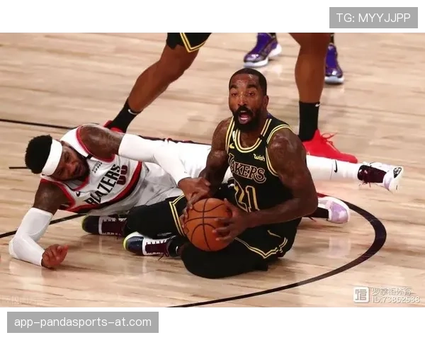 三分线规则解析：投篮踩线算两分还是三分？